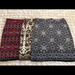 Lot of 3 Max Studio stretch knit summer skirts L